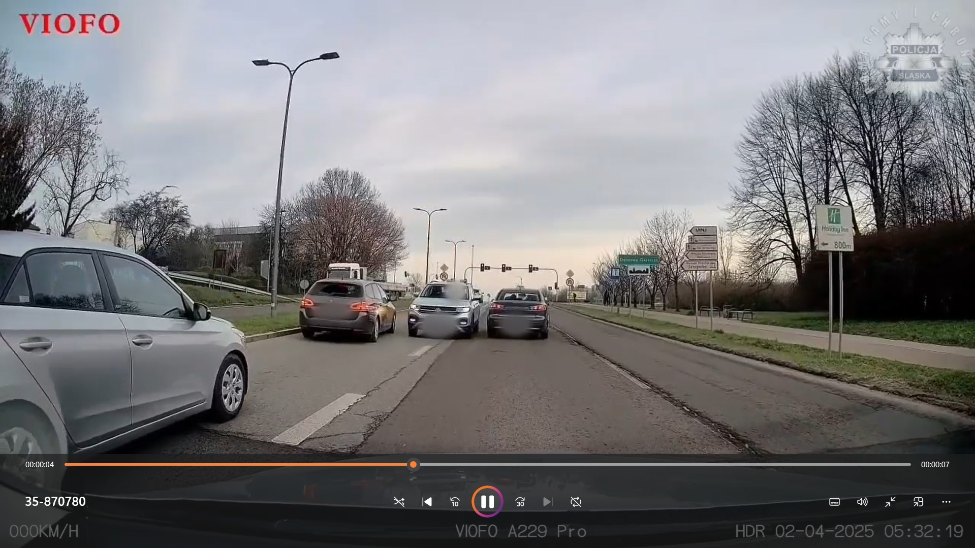 75-latka z Siewierza jechała pod prąd ruchliwą drogą na granicy Sosnowca i Dąbrowy Górniczej. Może ją to kosztować choćby 30 tysięcy zł mandatu!