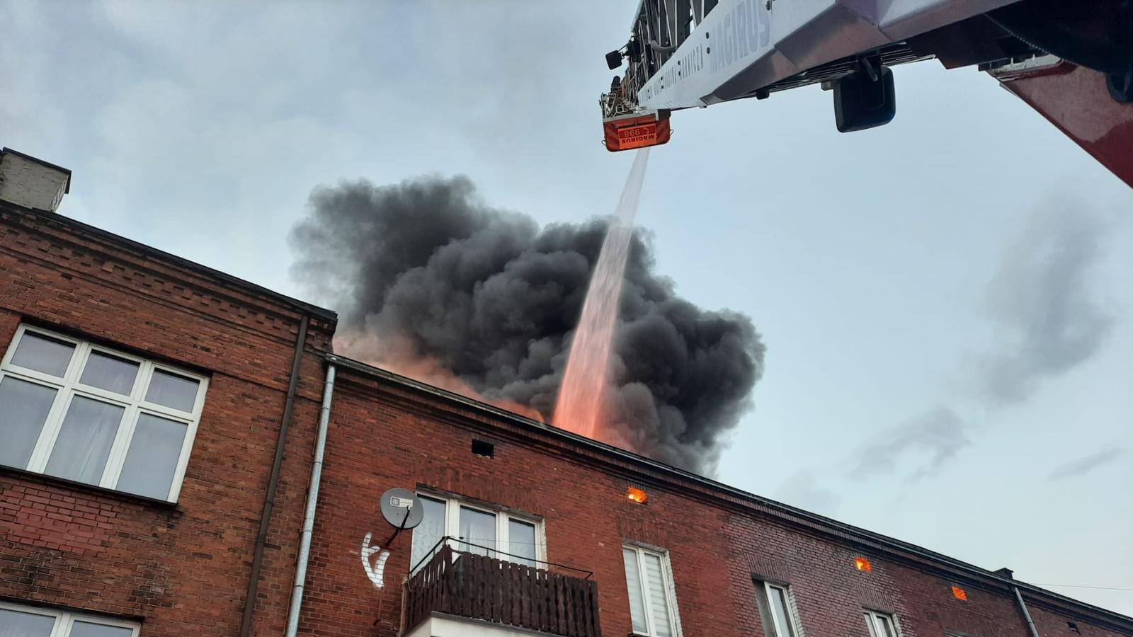 Dąbrowa Górnicza. Pożar budynku wielorodzinnego w Strzemieszycach Jedna osoba poszkodowana