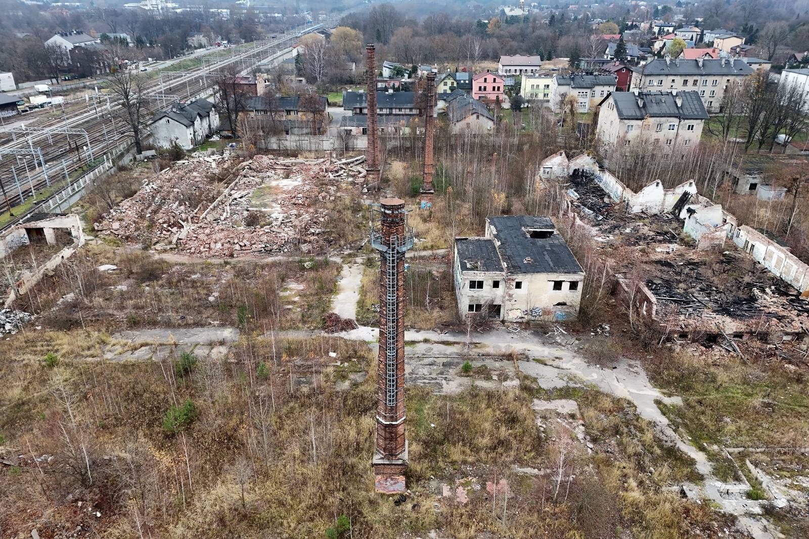 Dąbrowa Górnicza-Ząbkowice. Dawna huta szkła gospodarczego. Ruiny z drona. 21 listopada 2025.