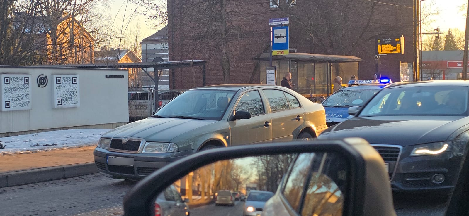 Dąbrowa Górnicza-Ząbkowice. Zatrzymanie nietrzeźwego kierowcy na przystanku Ząbkowice Centrum przy ul. Armii Krajowej. 21 stycznia 2026.