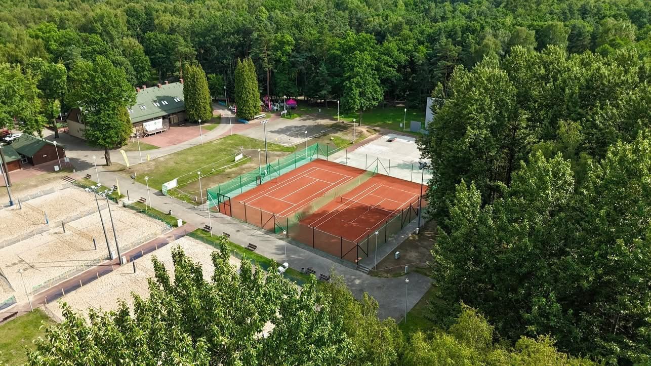 Dąbrowa Górnicza. Korty tenisowe w parku Zielona. Lipiec 2025.