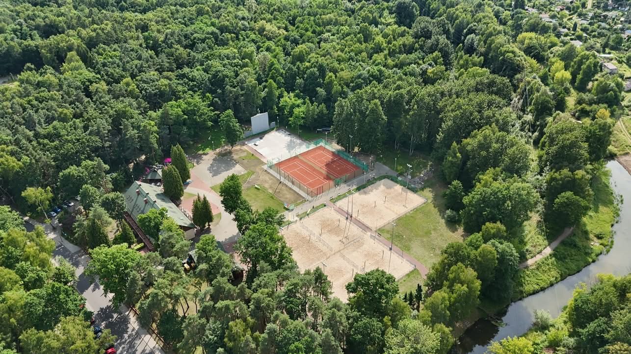 Dąbrowa Górnicza. Korty tenisowe w parku Zielona. Lipiec 2025.