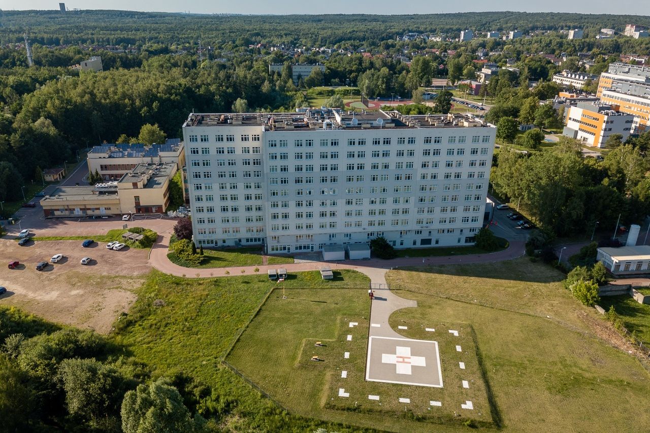 Poprawił się stan nastolatka, który tydzień temu spadł ze słupa, porażony prądem w Sosnowcu-Kazimierzu Górniczym