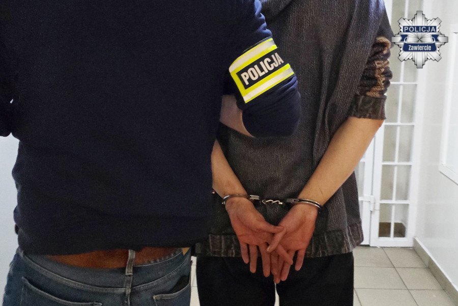 Poręba. Zniszczone figury przy kościele pod wezwaniem Świętego Józefa Oblubieńca NMP. Podejrzany – zatrzymanie. 19 marca 2026