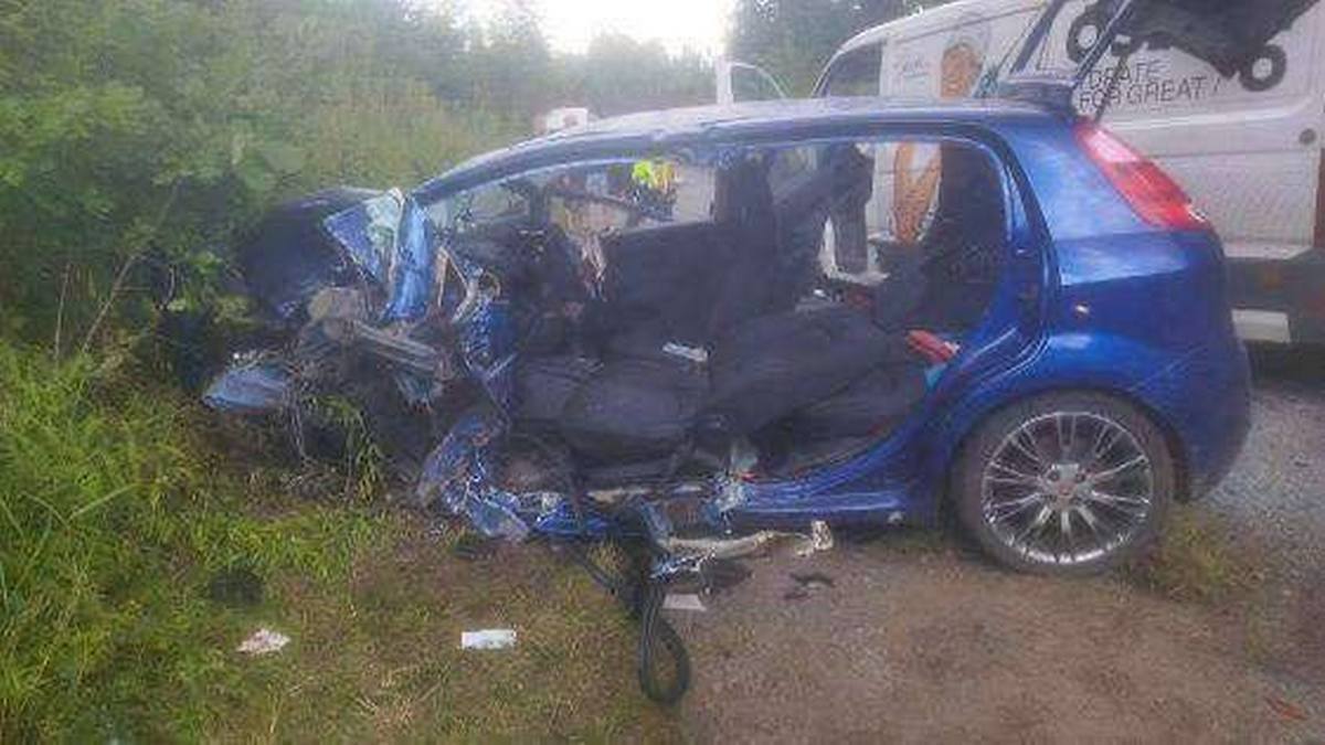 Groźny wypadek w Sławkowie. Dwoje poszkodowanych w zderzeniu, w tym jeden ciężko. Interweniowało Lotnicze Pogotowie Ratunkowe. ZDJĘCIA