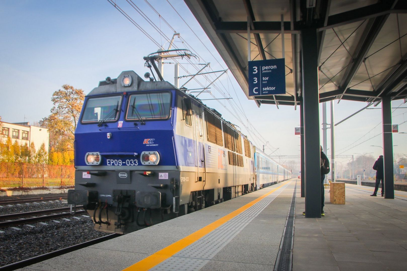 Sosnowiec. Dworzec kolejowy główny. Nowy peron nr 3 otwarty. 5 listopada 2025.