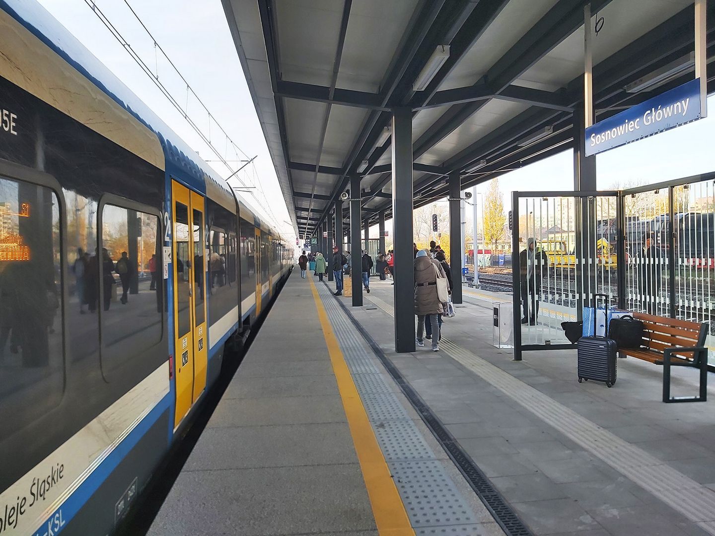 Sosnowiec. Dworzec kolejowy główny. Nowy peron nr 3 otwarty. 5 listopada 2025.