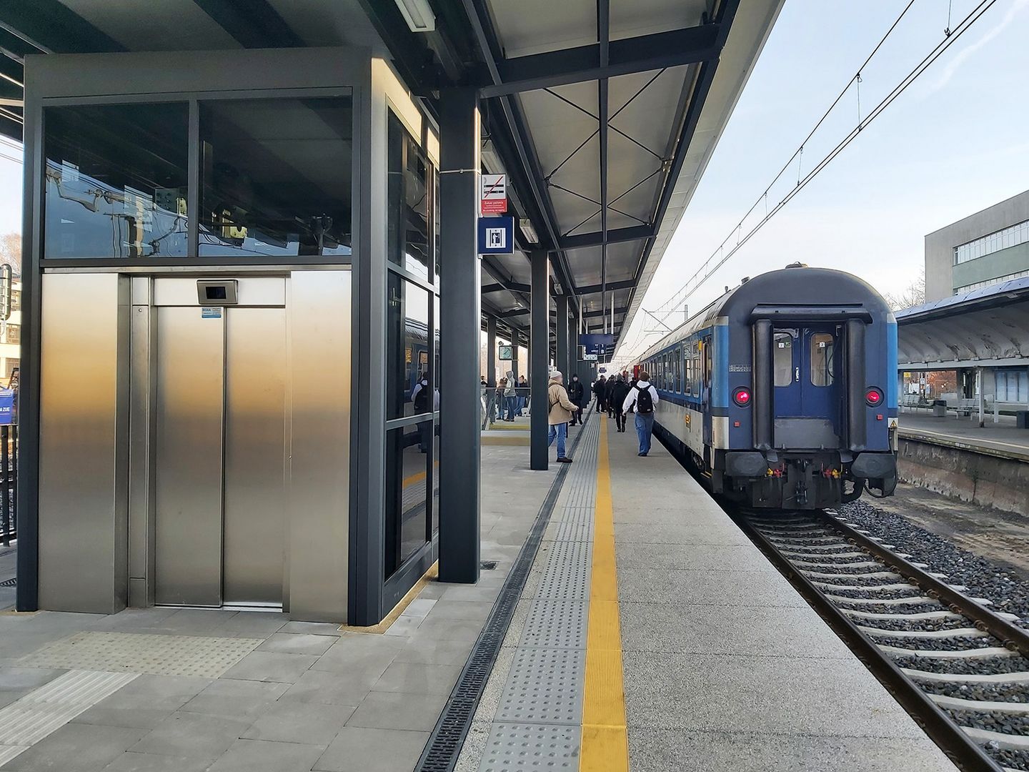 Sosnowiec. Dworzec kolejowy główny. Nowy peron nr 3 otwarty. 5 listopada 2025.