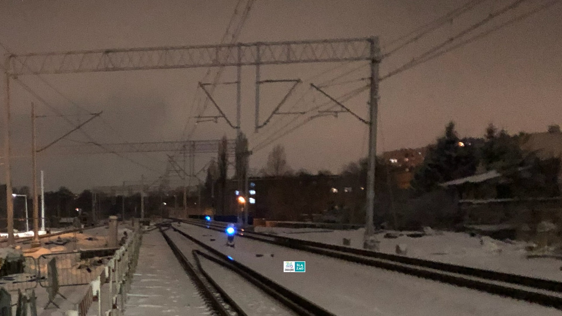 Tragiczne zdarzenie na torach w Dąbrowie Górniczej. Pociąg śmiertelnie potrącił mężczyznę. Opóźnienia sięgały 2,5 godziny