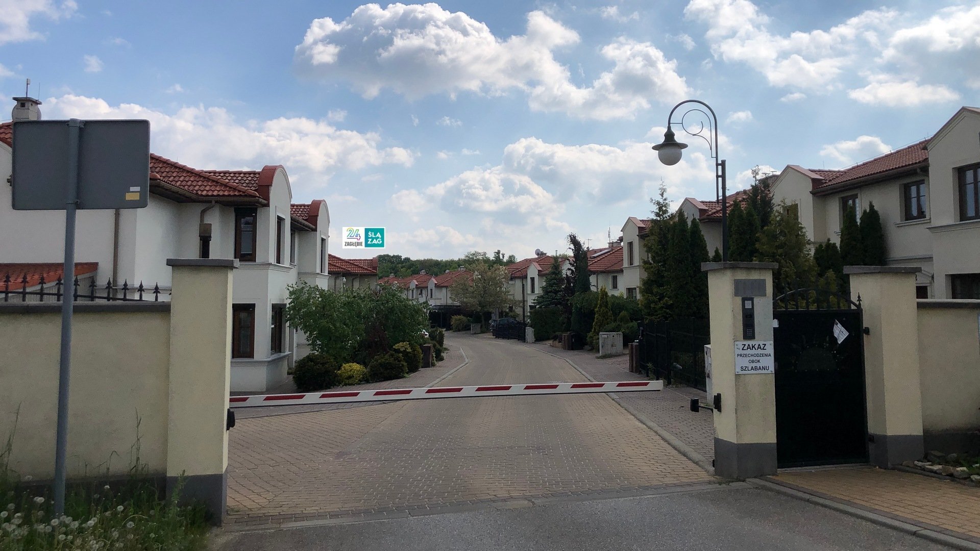 Sosnowiec. Osiedle Słoneczne. Brama wjazdowa. 20 maja 2025.