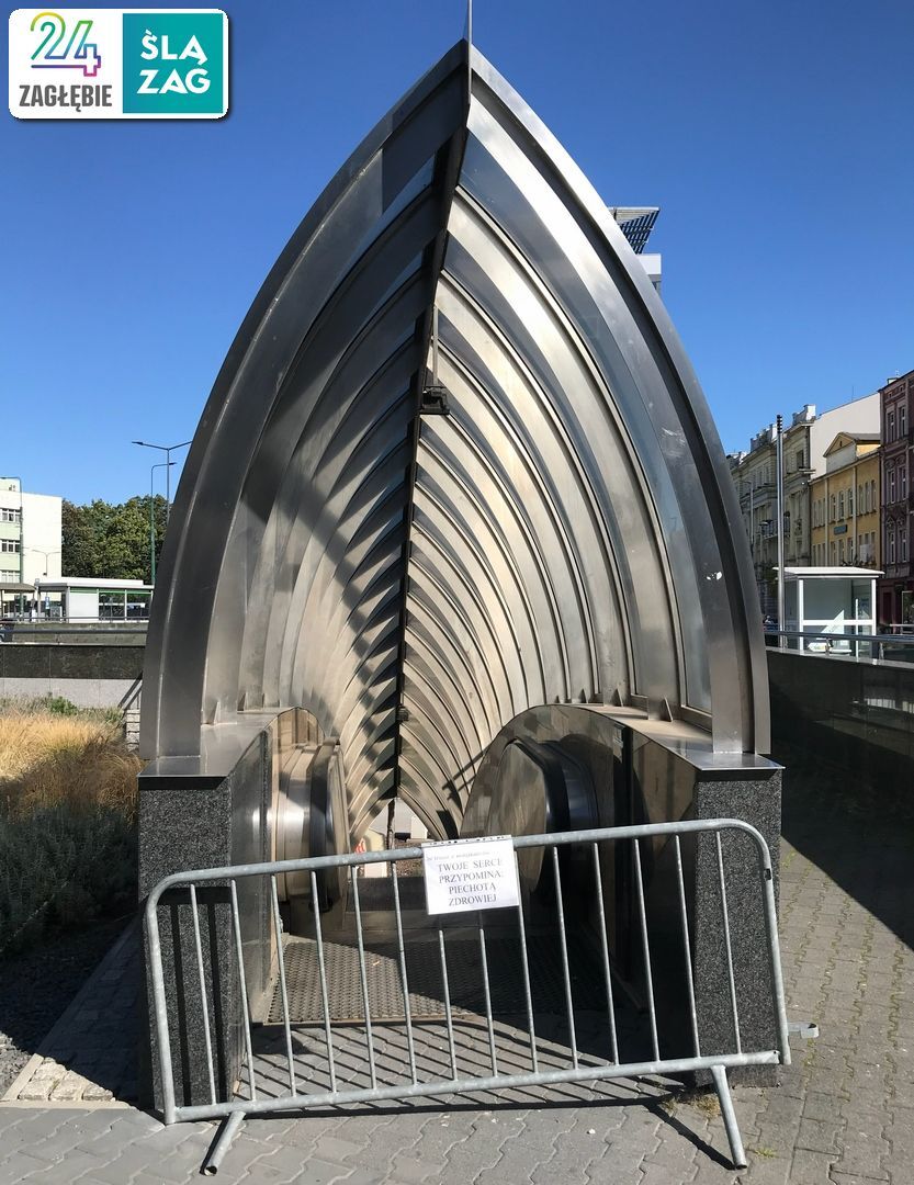 Sosnowiec. Plac Stulecia („Patelnia”). Nieruchome schody ruchome. 21 września 2025.