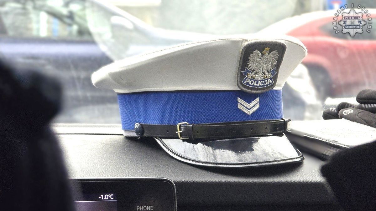 Zablokowane dwa pasy ruchu na DK86 w kierunku Katowic. Trwa usuwanie pojazdu po zderzeniu