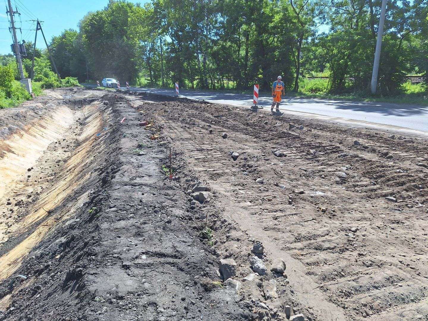 Sosnowiec-Porąbka. Budowa ronda u zbiegu ulic: Wileńskiej, Minerów i Ignacego Łukasiewicza. 30 czerwca 2025.