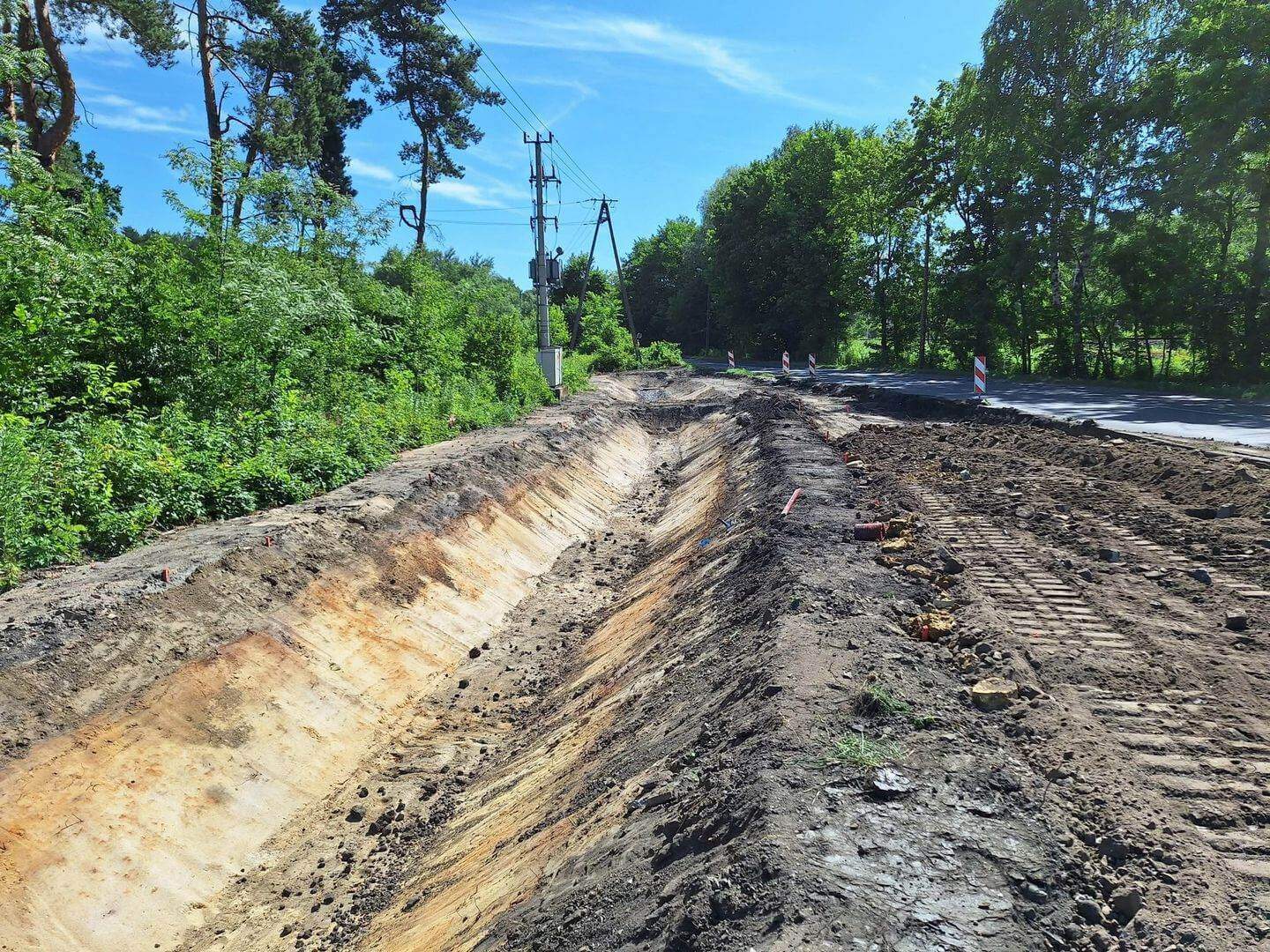 Sosnowiec-Porąbka. Budowa ronda u zbiegu ulic: Wileńskiej, Minerów i Ignacego Łukasiewicza. 30 czerwca 2025.