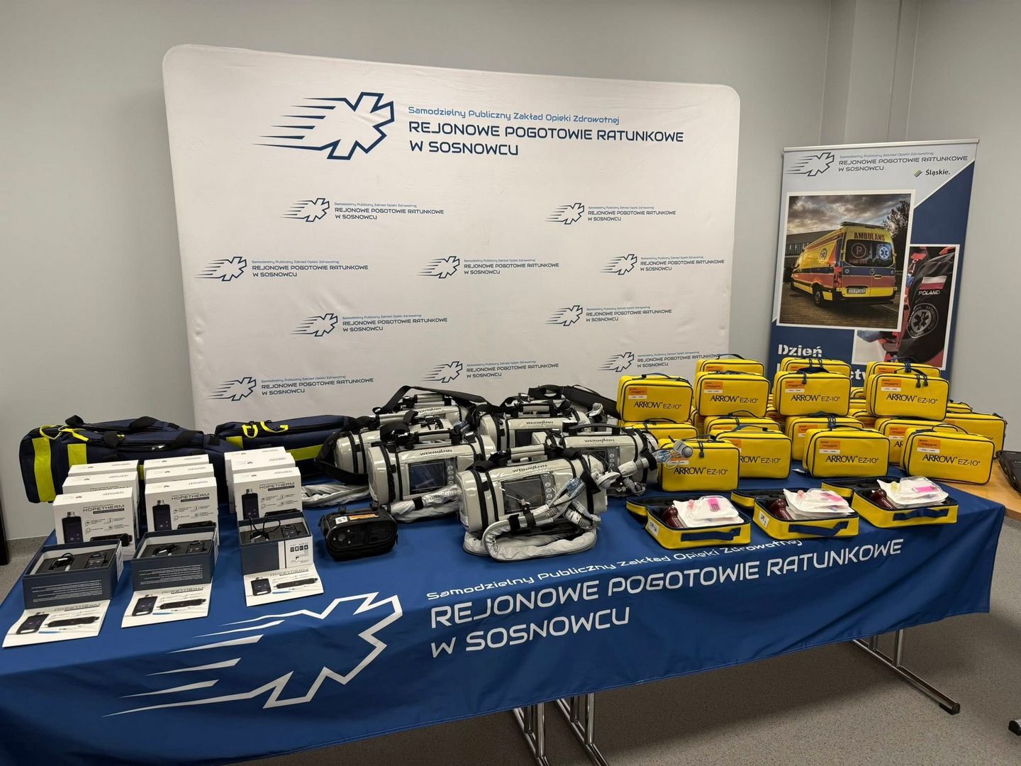 Rejonowe Pogotowie Ratunkowe w Sosnowcu dostało 11 nowych karetek i wyposażenie dla całego Zagłębia i okolic. 7 stycznia 2026.