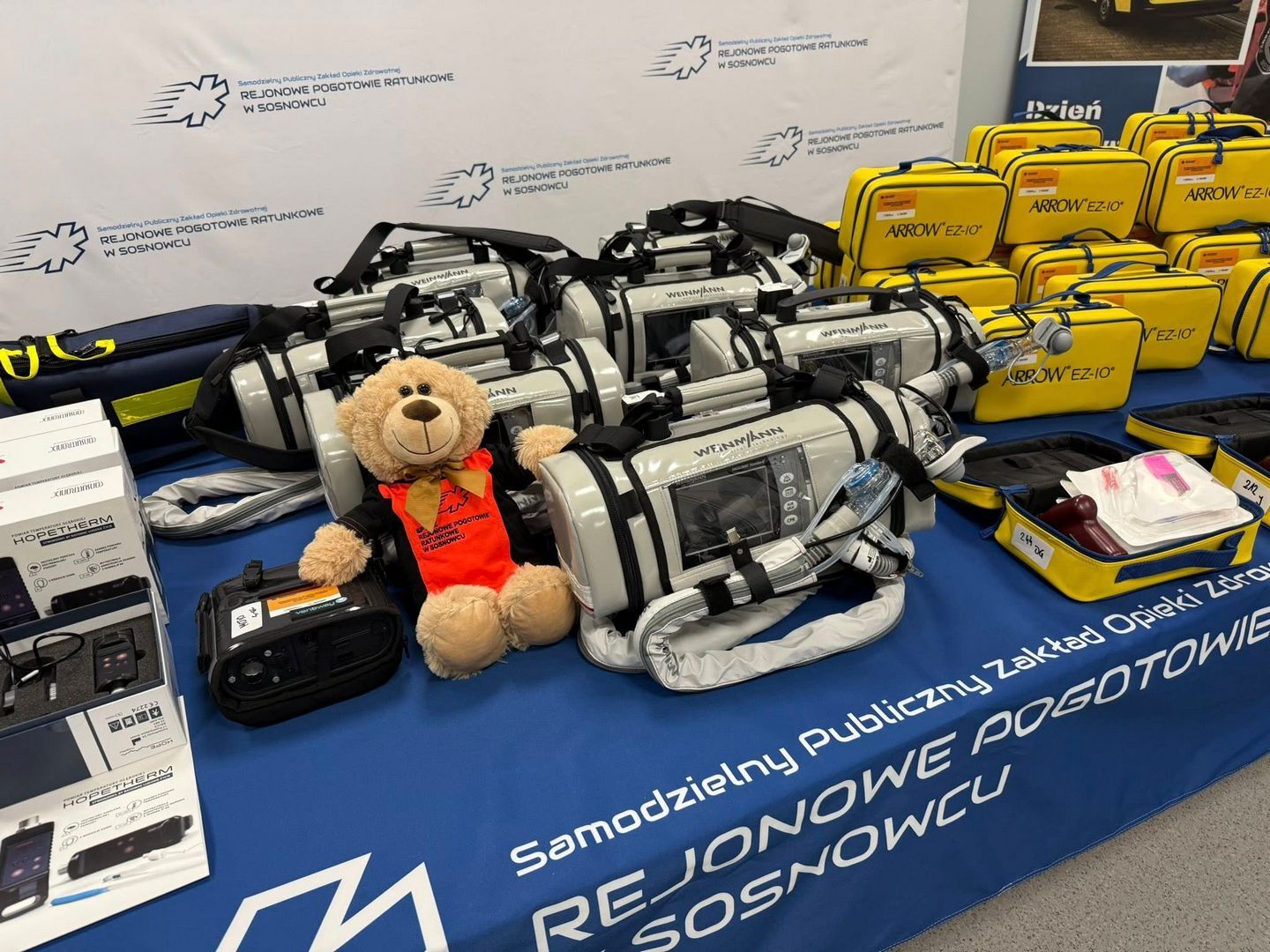 Rejonowe Pogotowie Ratunkowe w Sosnowcu dostało 11 nowych karetek i wyposażenie dla całego Zagłębia i okolic. 7 stycznia 2026.