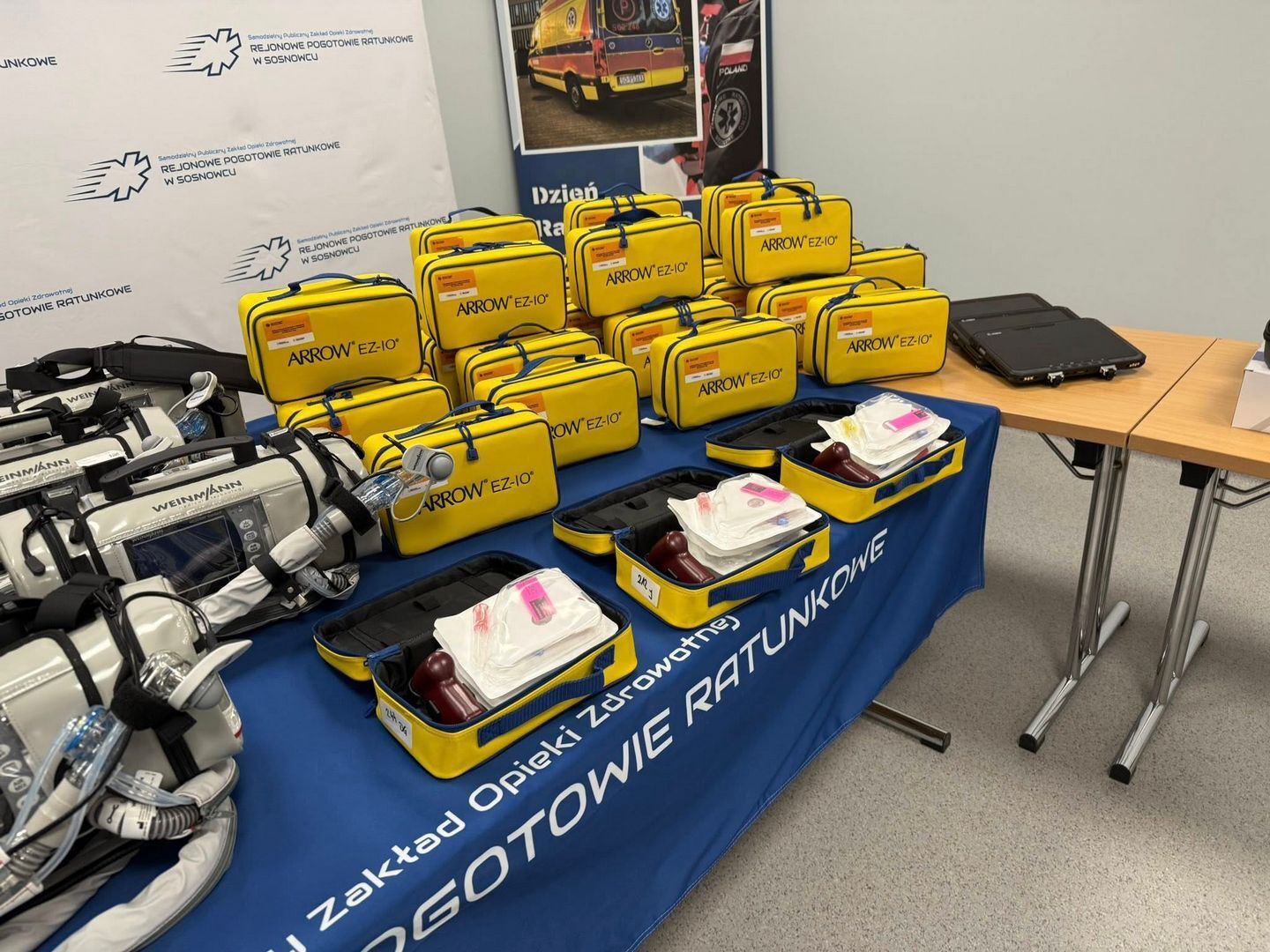 Rejonowe Pogotowie Ratunkowe w Sosnowcu dostało 11 nowych karetek i wyposażenie dla całego Zagłębia i okolic. 7 stycznia 2026.
