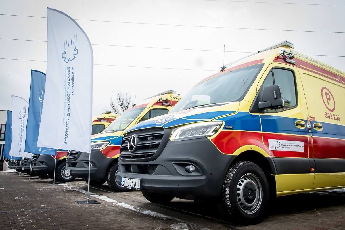 Rejonowe Pogotowie Ratunkowe w Sosnowcu dostało 11 nowych karetek i wyposażenie dla całego Zagłębia i okolic. 7 stycznia 2026.