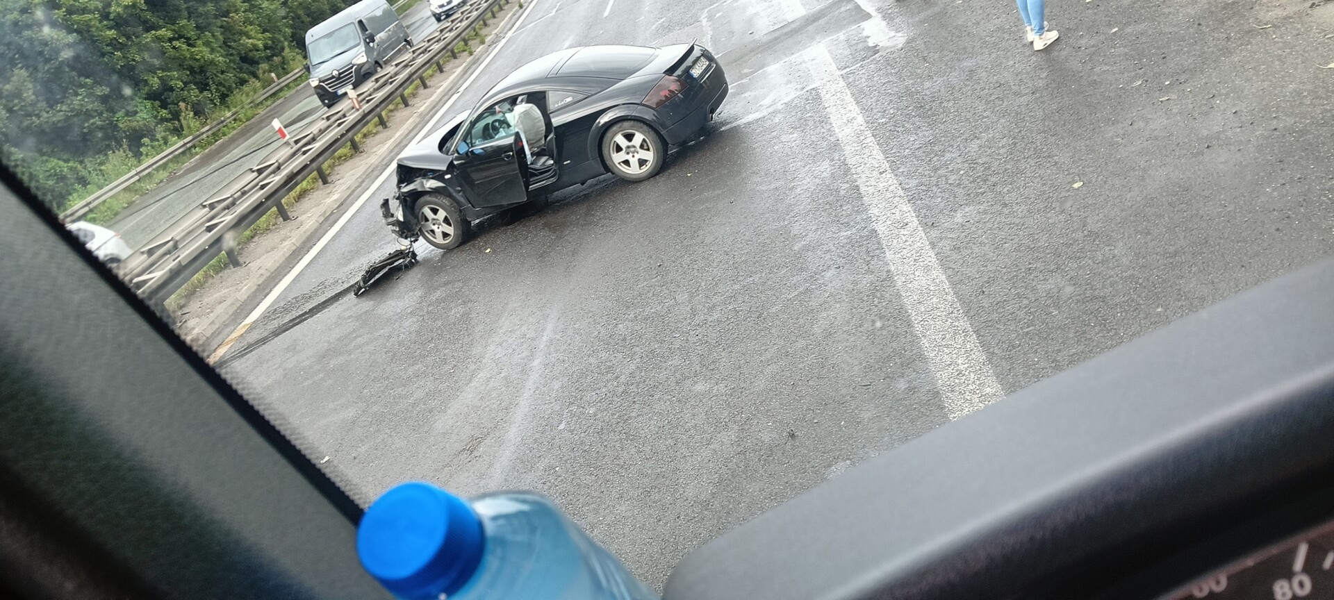 Droga ekspresowa S1 w Sosnowcu, w kierunku Dąbrowy Górniczej. Zderzenie dwóch Audi. 1 sierpnia 2025.