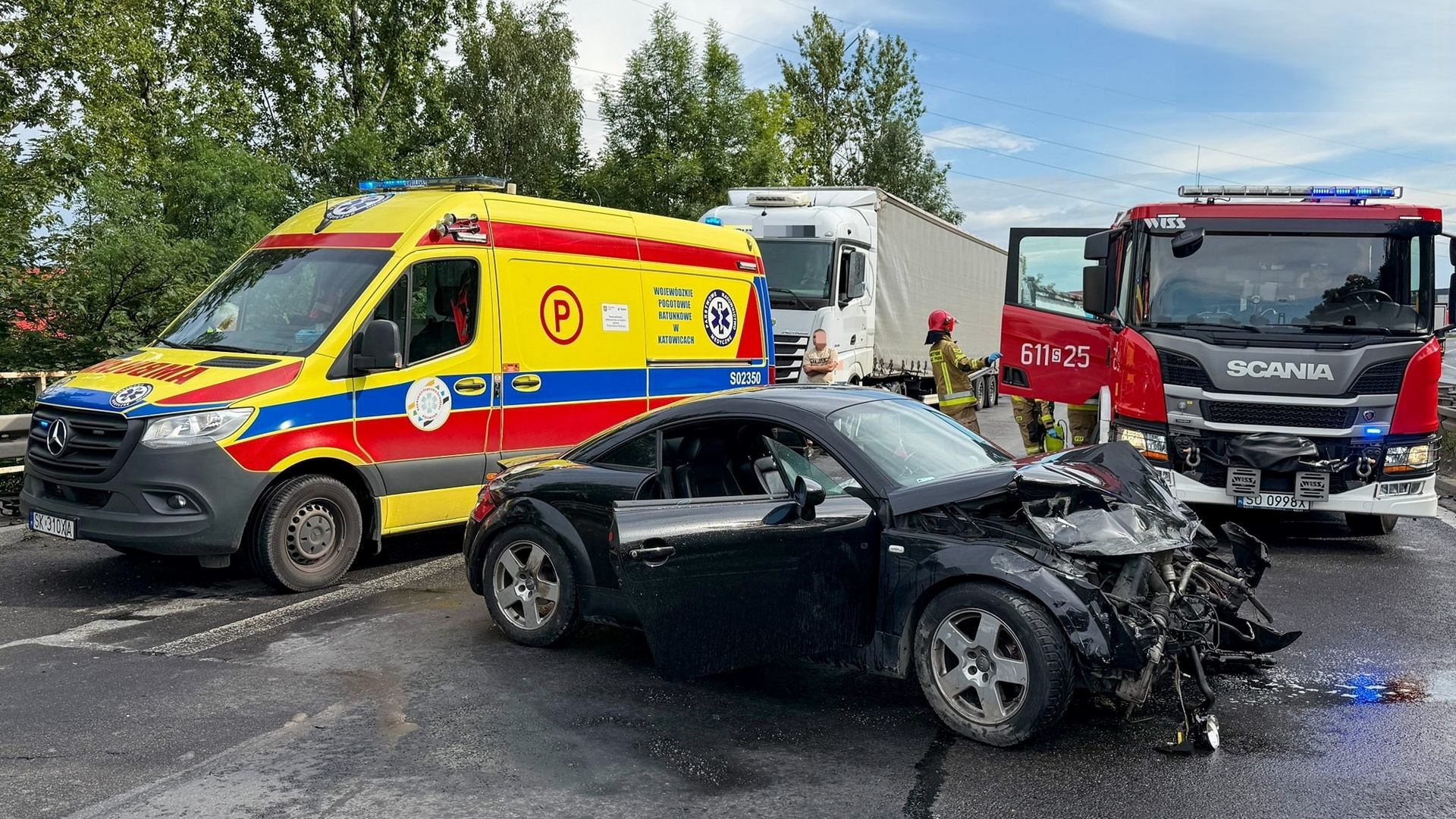 Zderzenie dwóch Audi w Sosnowcu. Zablokowana droga ekspresowa S1