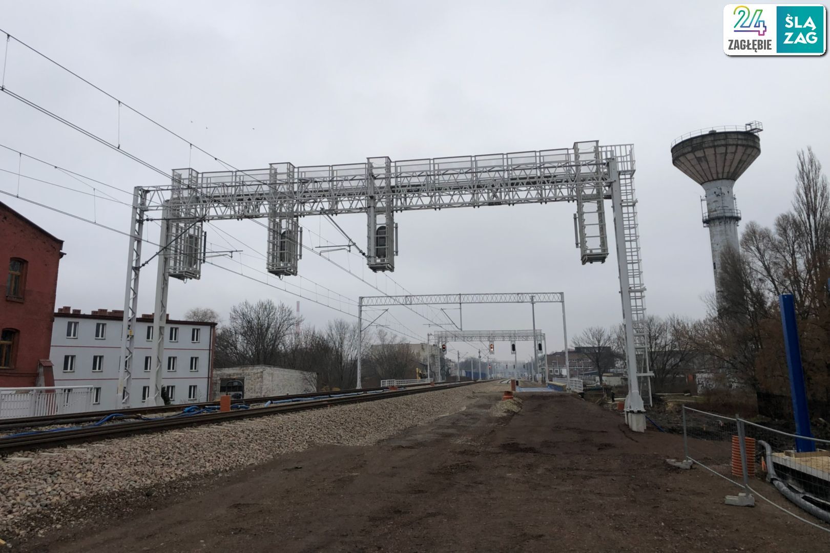 Sosnowiec. Przebudowa wiaduktu kolejowego i drogi między Sielcem a Pogonią (plac Tadeusza Kościuszki / ulica Nowopogońska). Tory. 22 grudnia 2025.