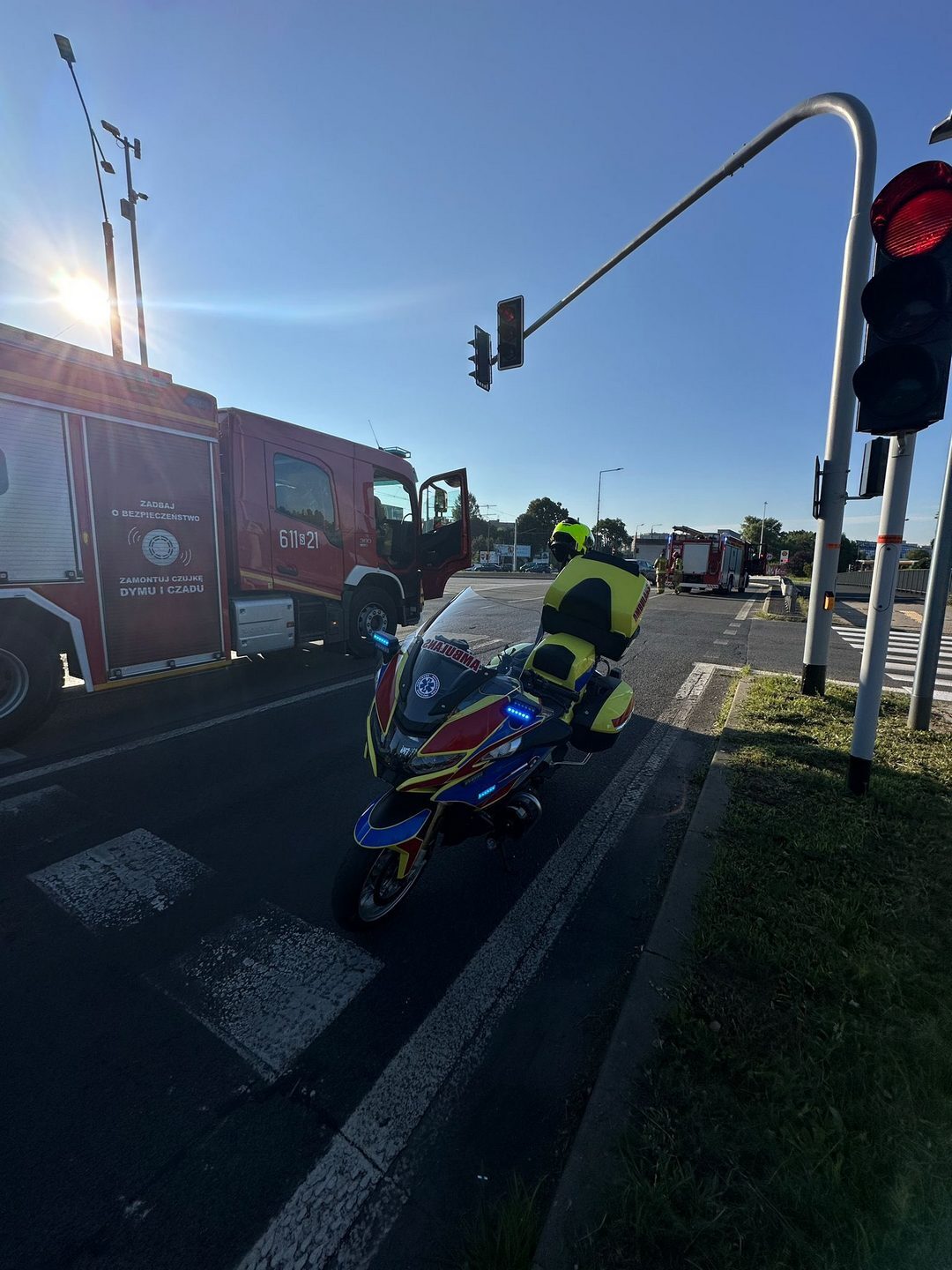 Stary Sosnowiec. Węzeł S86 i ulic Józefa Piłsudskiego i Krzysztofa Baczyńskiego. Wypadek motocyklisty i samochodu. 1 sierpnia 2025.