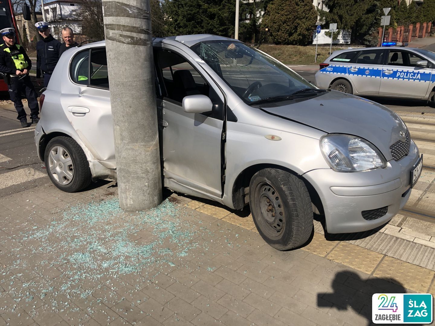 Sosnowiec. Zderzenie tramwaju z samochodem na skrzyżowaniu ulic: generała Władysława Andersa i Lipowej. 12 marca 2025.