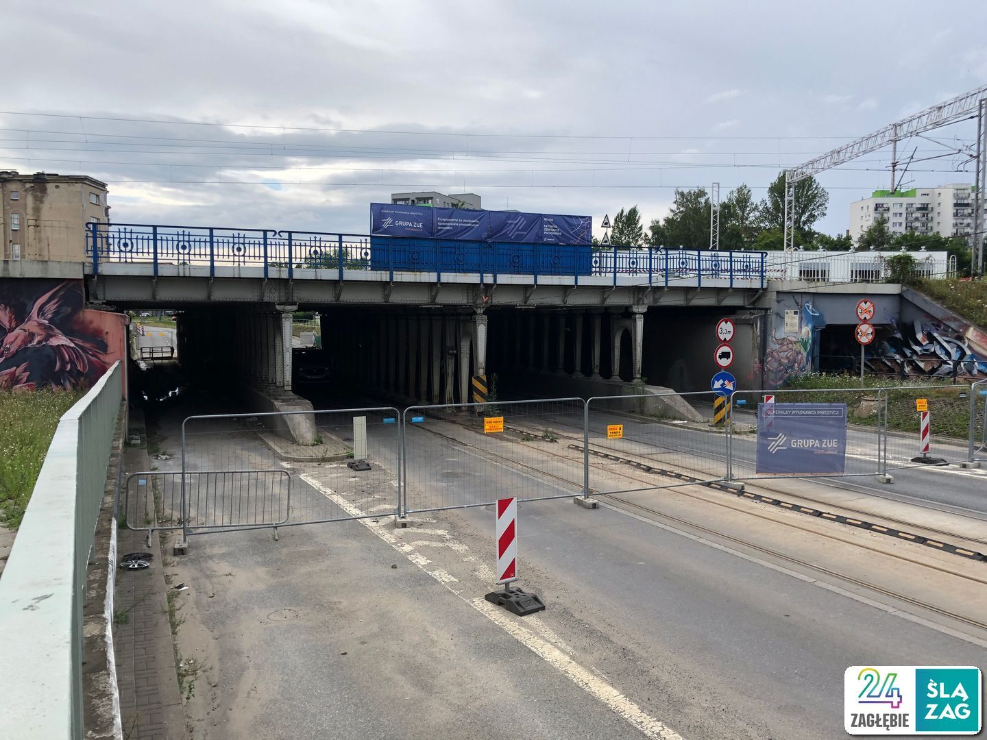 Sosnowiec. Wiadukt nad ulicą Józefa Piłsudskiego po odbudowie połowy obiektu. 11 lipca 2025.