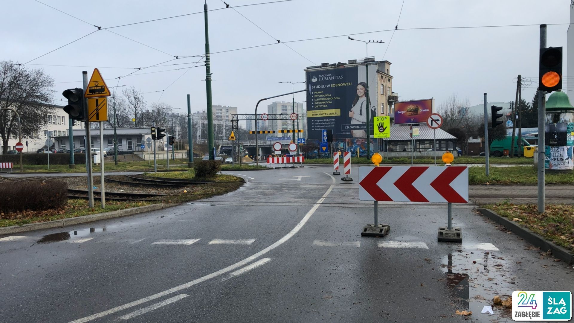 Sosnowiec. Ulica Józefa Piłsudskiego. Wiadukt kolejowy na dwa dni przed przywróceniem ruchu. 11 grudnia 2025.