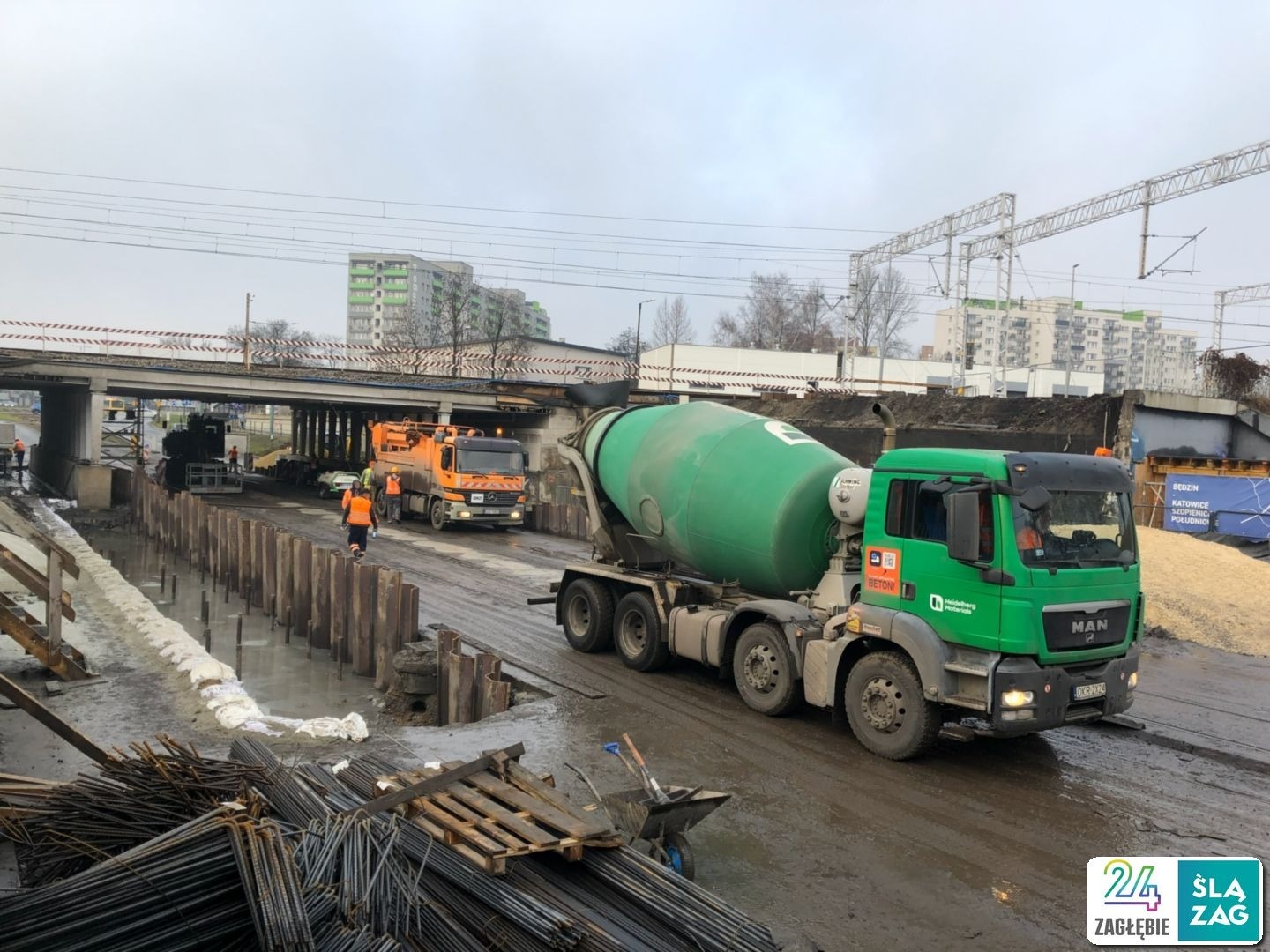 Sosnowiec. Ulica Józefa Piłsudskiego. Wiadukt kolejowy na dwa dni przed przywróceniem ruchu. 11 grudnia 2025.