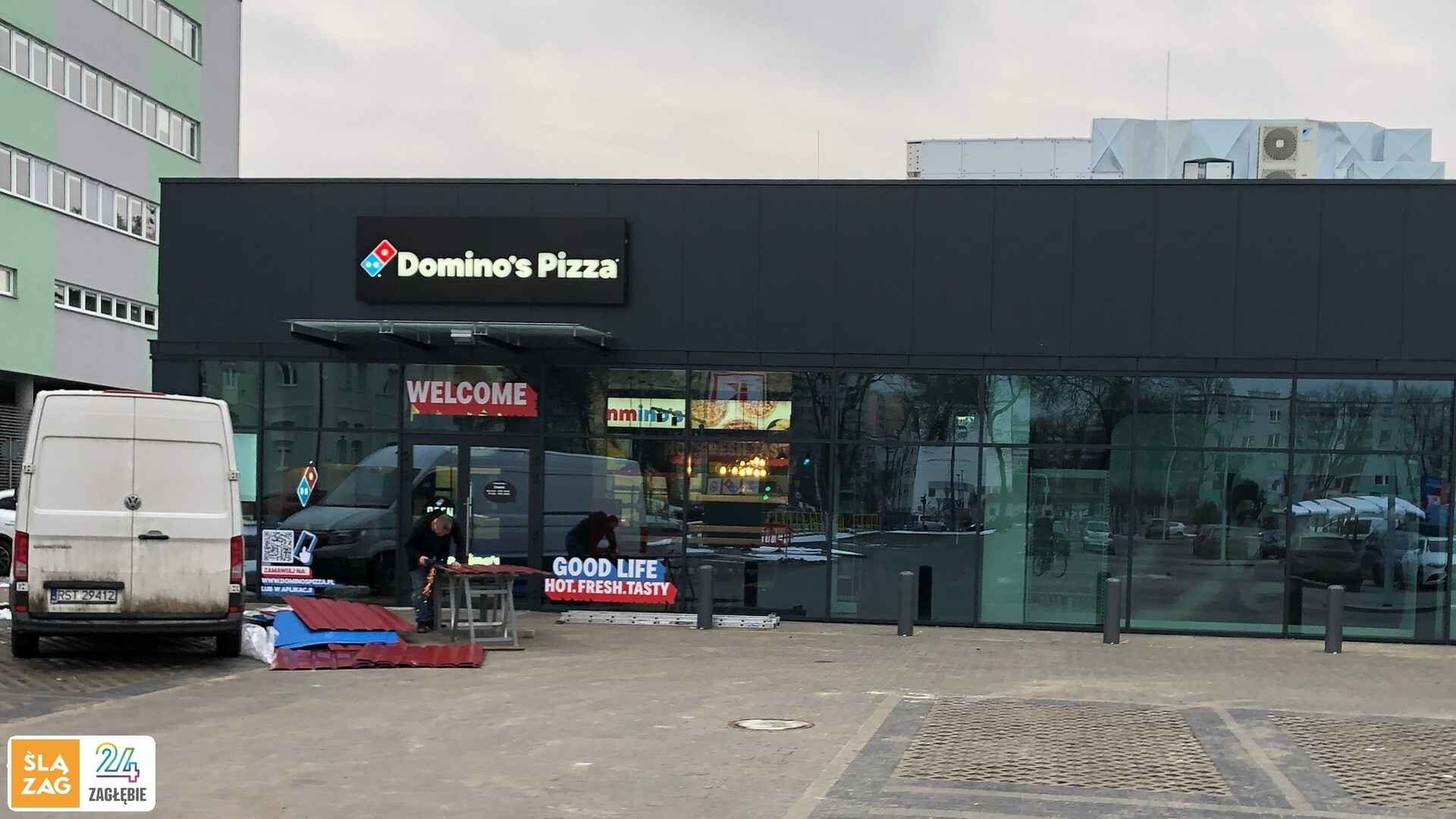 Sosnowiec. »Domino's Pizza« przy ulicy Partyzantów na dwa dni przed otwarciem. 17 lutego 2026