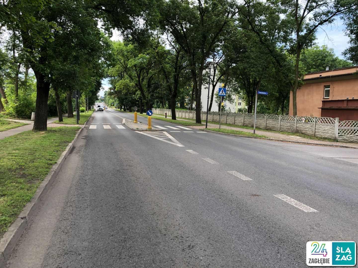 Sosnowiec. Ul. Stanisława Mikołajczyka. Miejsce, w którym Policja zastrzeliła mężczyznę atakującego pojazdy maczetą. 31 lipca 2025.