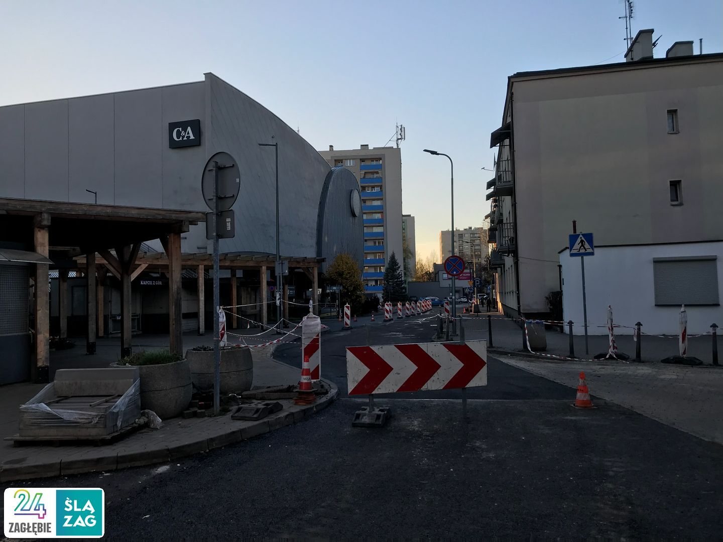 Sosnowiec. Ulica Szklarniana – remont jezdni i chodnika. 6 listopada 2025.