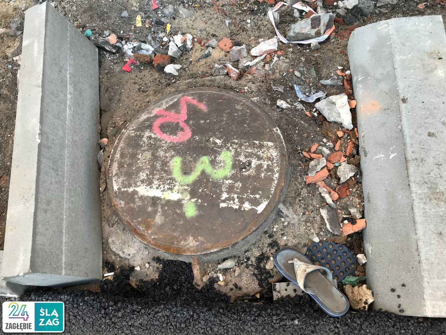 Sosnowiec. Ulica Szklarniana – remont jezdni i chodnika. 6 listopada 2025.