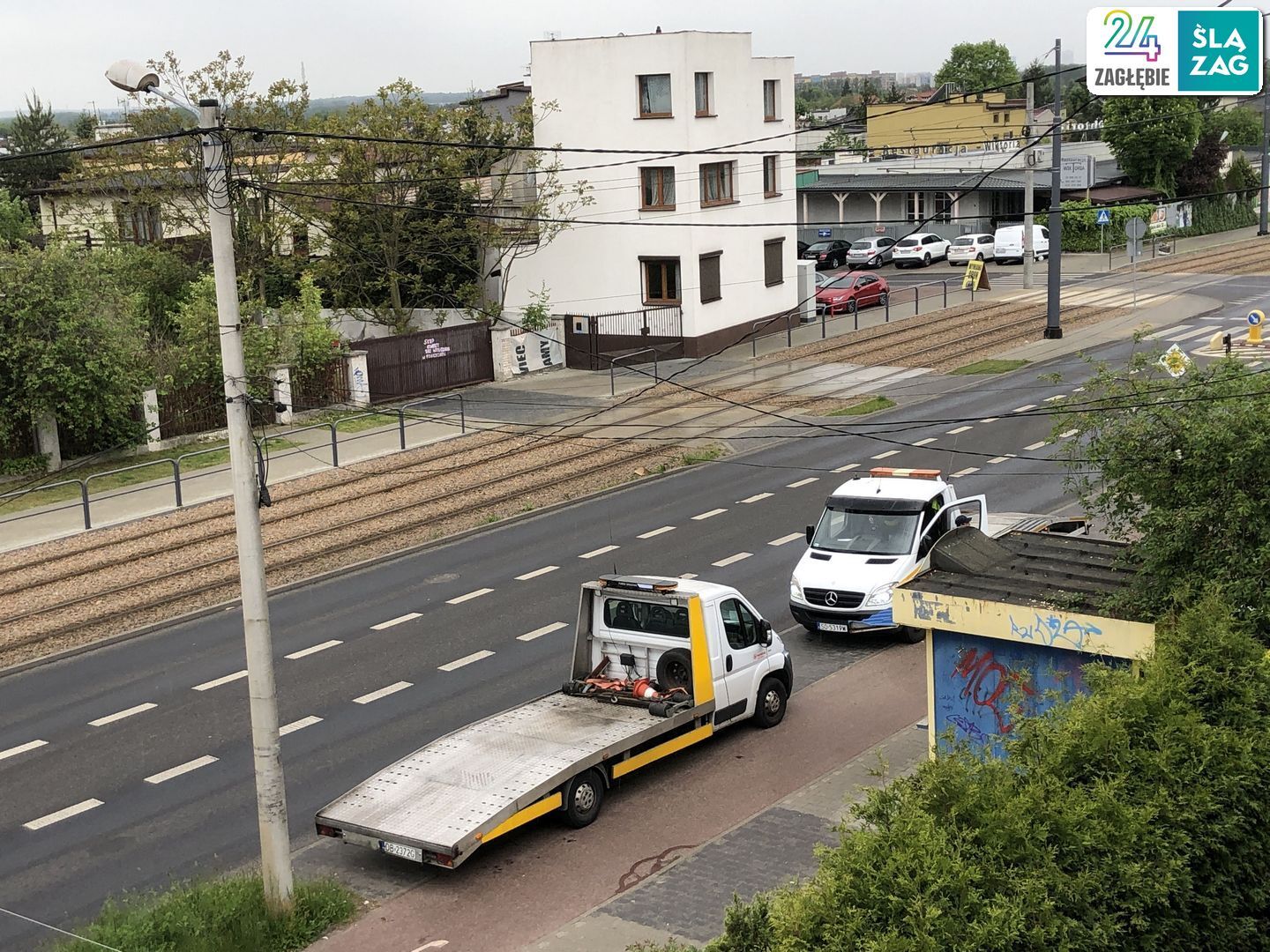 Sosnowiec, ul. gen. Władysława Andersa. Kolizja trzech pojazdów, w tym radiowozu Policji. 10 maja 2025.
