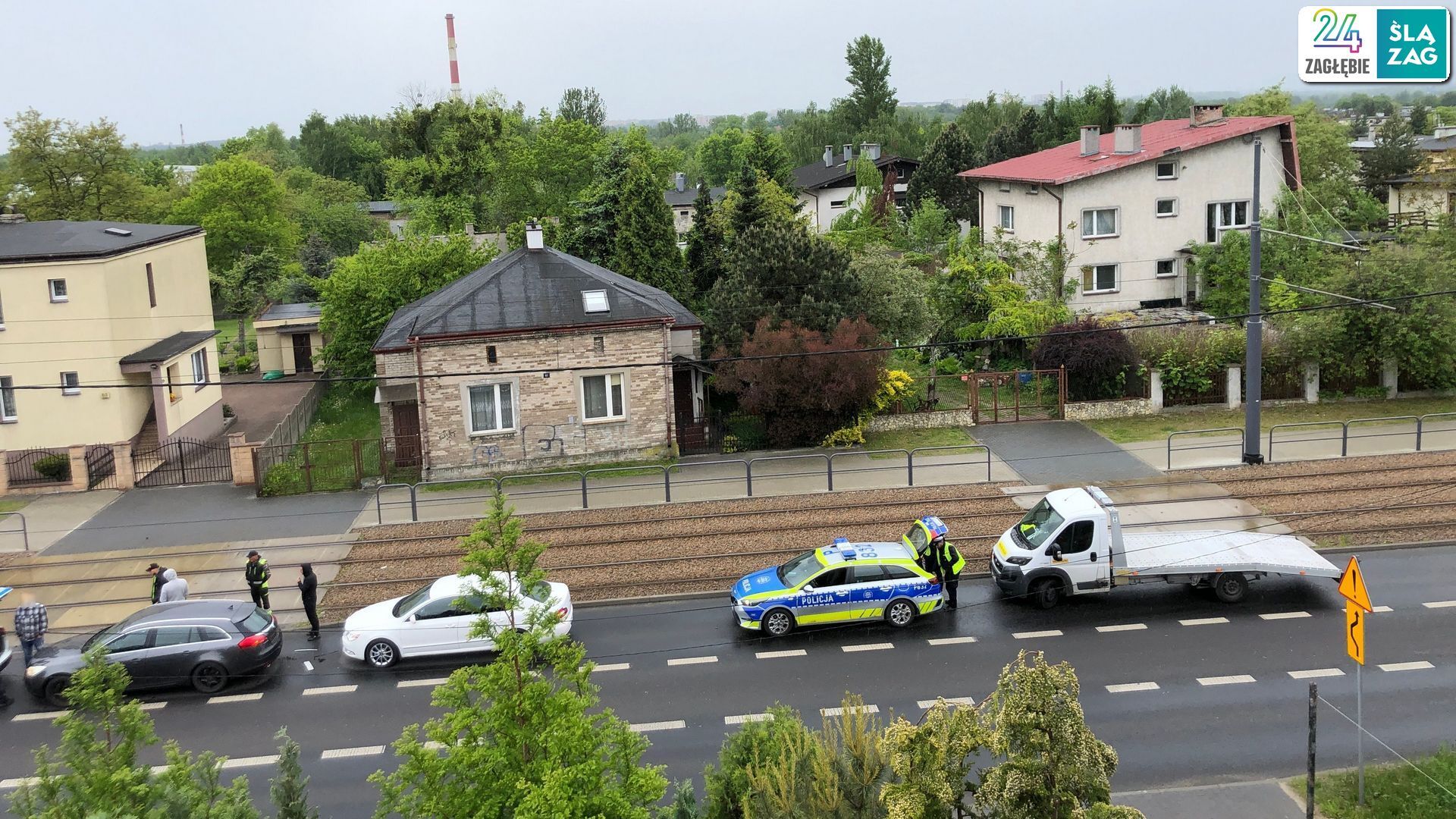 Sosnowiec, ul. gen. Władysława Andersa. Kolizja trzech pojazdów, w tym radiowozu Policji. 10 maja 2025.