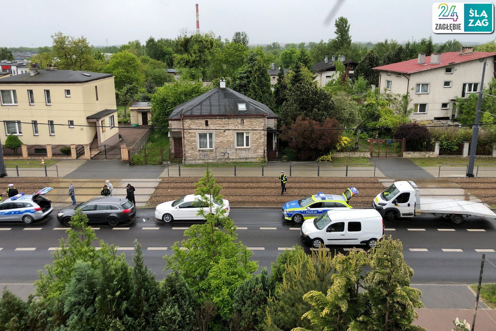 Sosnowiec, ul. gen. Władysława Andersa. Kolizja trzech pojazdów, w tym radiowozu Policji. 10 maja 2025.