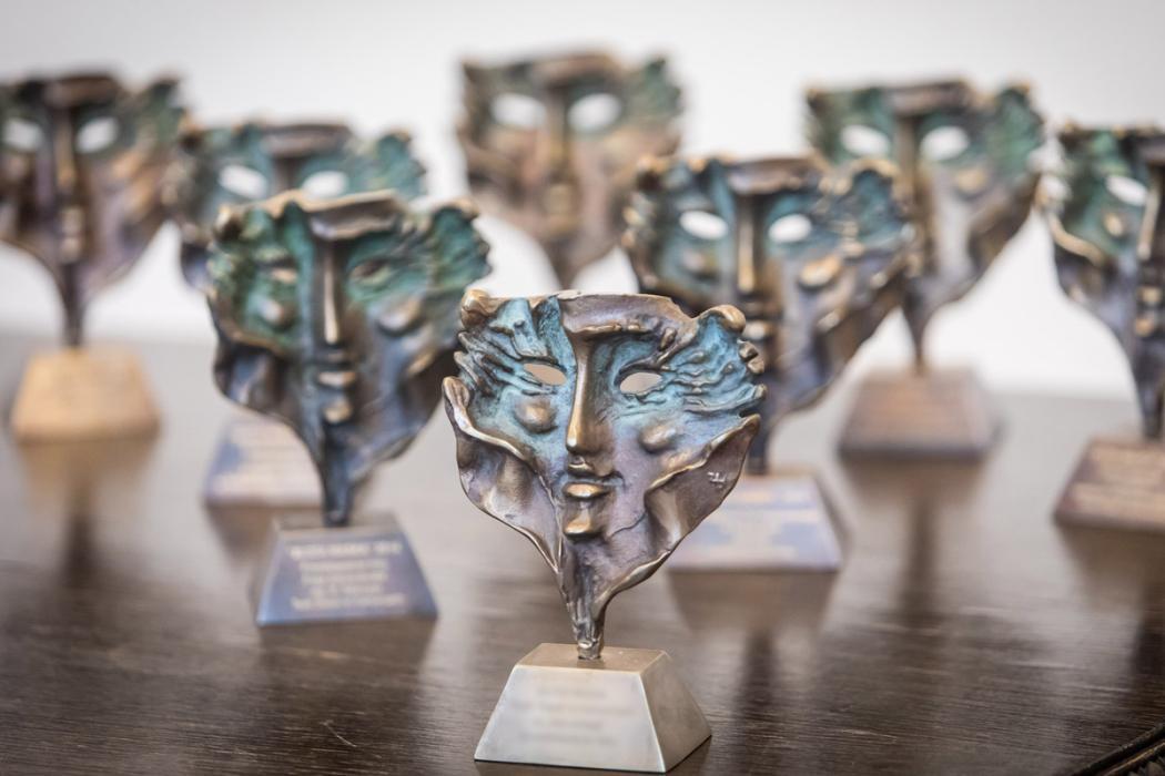 Złote Maski 2025. Znamy nominacje do nagród teatralnych. "Chłopacy", "Drakula", a może „Jeśli przecięto cię na pół” okażą się najlepszym spektaklem?