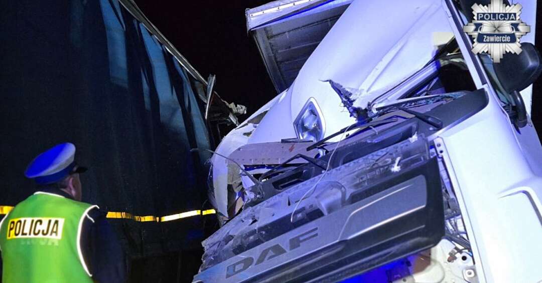 Tragiczny wypadek na DK78 w Porębie (powiat zawierciański). Śmierć poniósł 44-letni kierowca ciężarówki