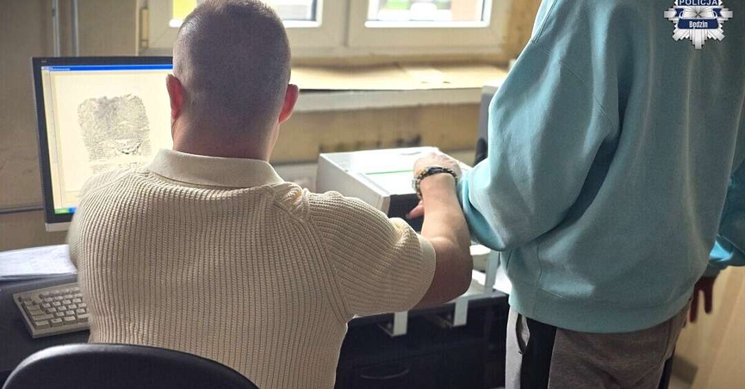 Czeladź. Zażądał darmowego jedzenia i ukradł tacę z pieniędzmi. 21-latek zatrzymany za kradzież rozbójniczą. WIDEO