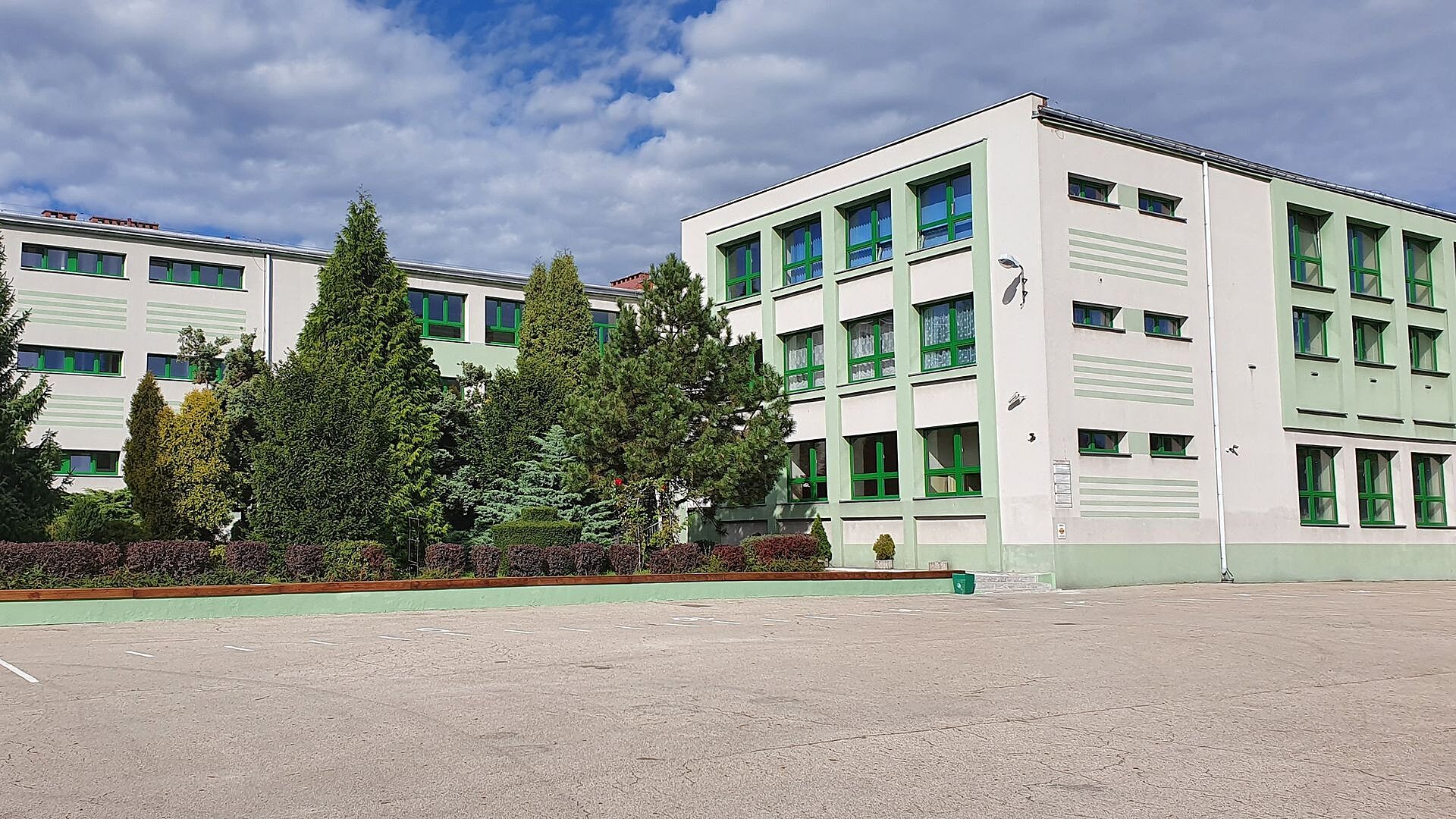 Będzin. Szkoła Podstawowa nr 10. 15 września 2021. Będzin. Szkoła Podstawowa nr 10. 15 września 2021.