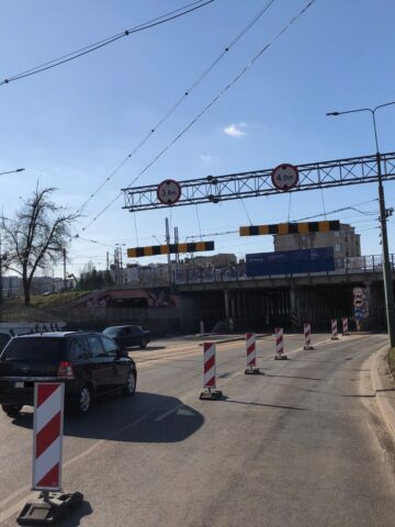 Sosnowiec. Ulica Józefa Piłsudskiego. Drugi dzień od przywrócenia ruchu po wyburzeniu połowy zabytkowego wiaduktu. 16 marca 2025. Sosnowiec. Ulica Józefa Piłsudskiego. Drugi dzień od przywrócenia ruchu po wyburzeniu połowy zabytkowego wiaduktu. 16 marca 2025.