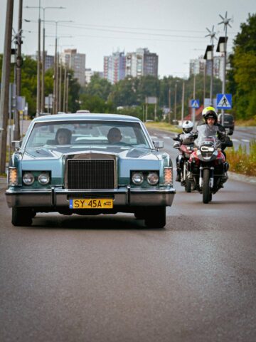 «Klasyczna Niedziela» czyli zlot pojazdów starych lub ciekawych na targu w Będzinie. «Klasyczna Niedziela» czyli zlot pojazdów starych lub ciekawych na targu w Będzinie.