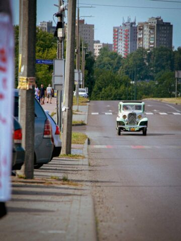 «Klasyczna Niedziela» czyli zlot pojazdów starych lub ciekawych na targu w Będzinie. «Klasyczna Niedziela» czyli zlot pojazdów starych lub ciekawych na targu w Będzinie.