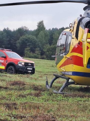 Chruszczobród. Akcja ratunkowa po wypadku w czasie rajdu rowerowego. 14 września 2025. Chruszczobród. Akcja ratunkowa po wypadku w czasie rajdu rowerowego. 14 września 2025.