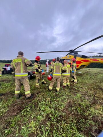 Chruszczobród. Akcja ratunkowa po wypadku w czasie rajdu rowerowego. 14 września 2025. Chruszczobród. Akcja ratunkowa po wypadku w czasie rajdu rowerowego. 14 września 2025.