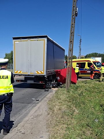 Czeladź. Śmiertelny wypadek przy ulicy Wiejskiej. Nie żyje 18-letni motocyklista. 2 lipca 2025. Czeladź. Śmiertelny wypadek przy ulicy Wiejskiej. Nie żyje 18-letni motocyklista. 2 lipca 2025.