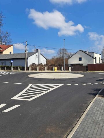 Sosnowiec-Ostrowy Górnicze. Rondo w miejscu skrzyżowania ulic Maczkowskiej i Armii Krajowej. 28 marca 2025 Sosnowiec-Ostrowy Górnicze. Rondo w miejscu skrzyżowania ulic Maczkowskiej i Armii Krajowej. 28 marca 2025