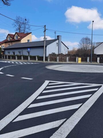 Sosnowiec-Ostrowy Górnicze. Rondo w miejscu skrzyżowania ulic Maczkowskiej i Armii Krajowej. 28 marca 2025 Sosnowiec-Ostrowy Górnicze. Rondo w miejscu skrzyżowania ulic Maczkowskiej i Armii Krajowej. 28 marca 2025