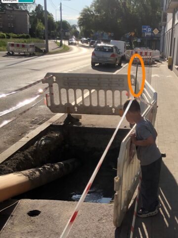 Sosnowiec-Pogoń. Ziemne roboty przy instalacji gazociągu przy ul. Stefana Roweckiego „Grota”. 27 maja 2025. Sosnowiec-Pogoń. Ziemne roboty przy instalacji gazociągu przy ul. Stefana Roweckiego „Grota”. 27 maja 2025.